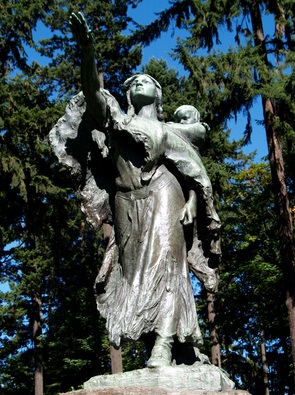 Sacagawea-monument-Washington-Park-Portland2